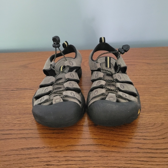 Keen Newport Women's Hiking/Outdoors/Closed Toe Sandals US 7.5 Waterproof - Picture 3 of 11